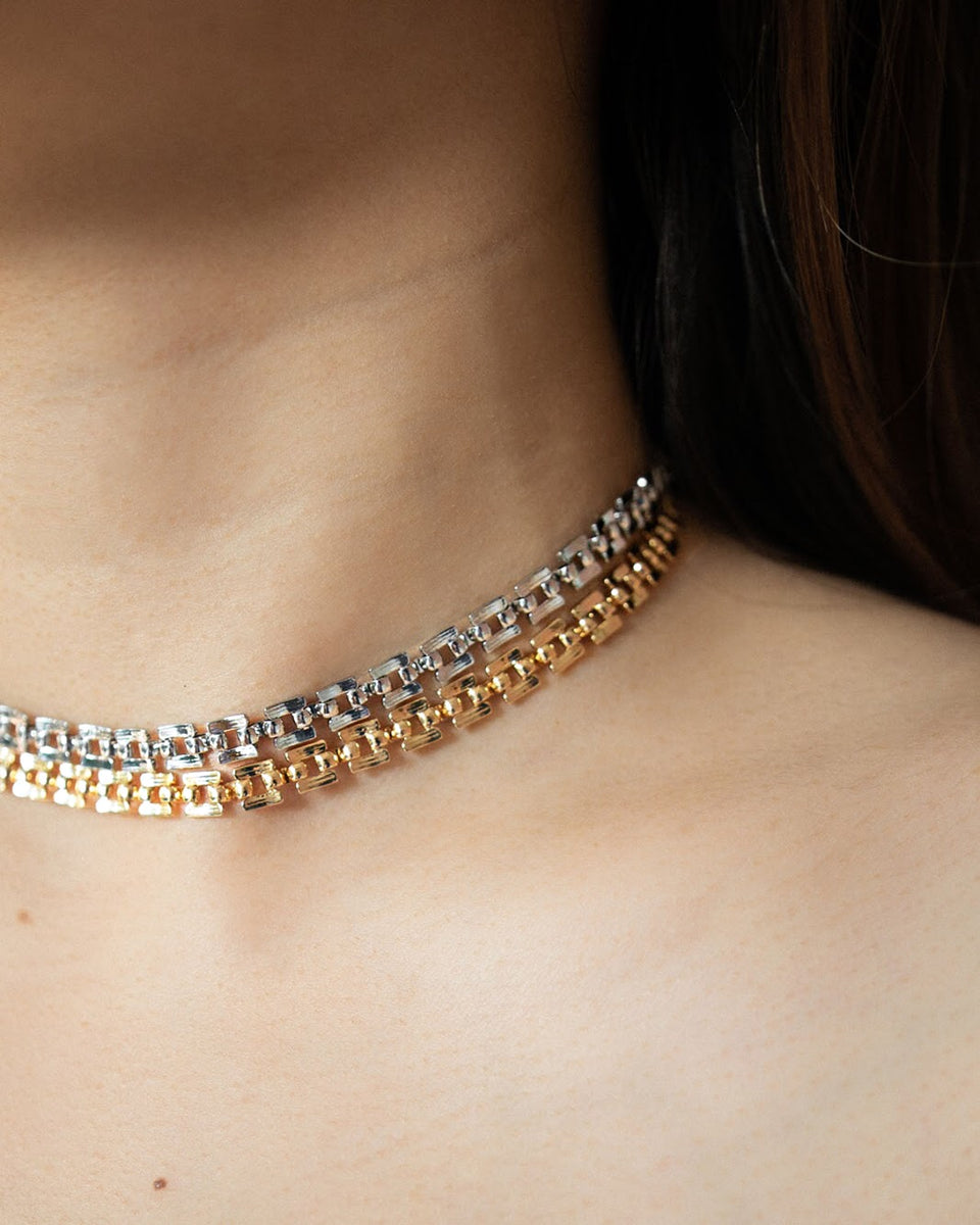 Stylish top choker necklace