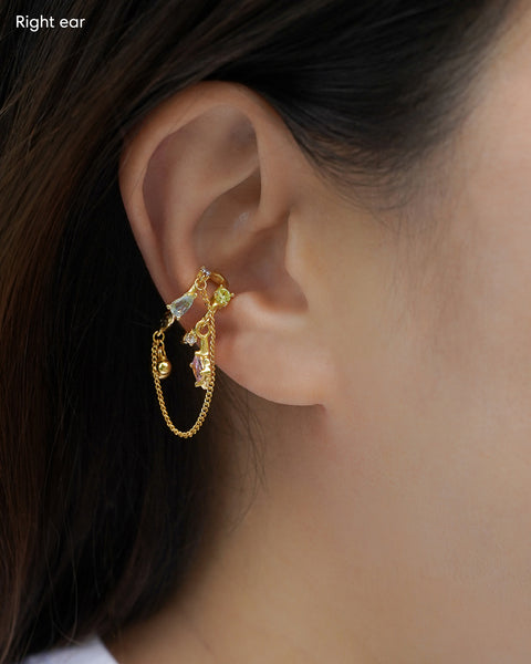 exude bold, exquisite and feminine vibes in the hexad's gypsy ear cuff in gold