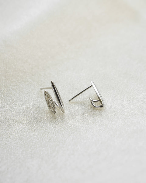 the hexad label silver stud earrings are designed to give the optical illusion of double piercings but you all you need is just one lobe piercing to wear it