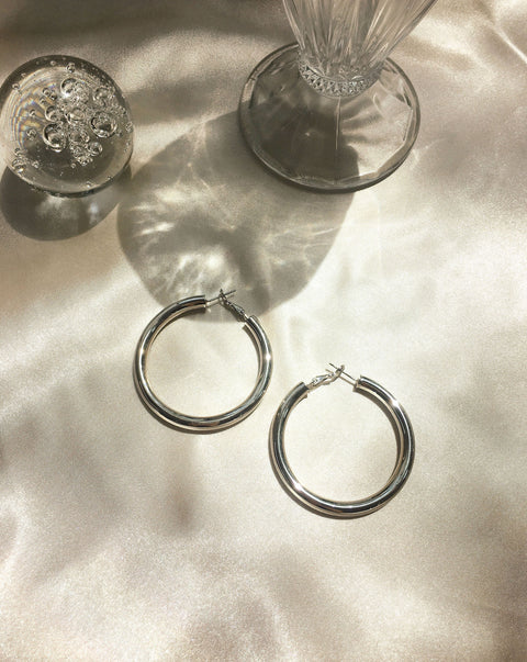 48mm diameter Kyo Hoop Earrings - Extra large and hollow silver hoops - TheHexad