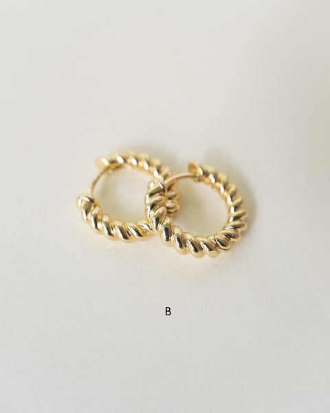 [Sample Sale] Croissant Textured Hoop Earrings