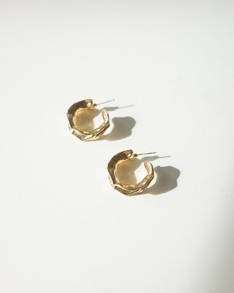 Funky open hoop earrings with hammered effect
