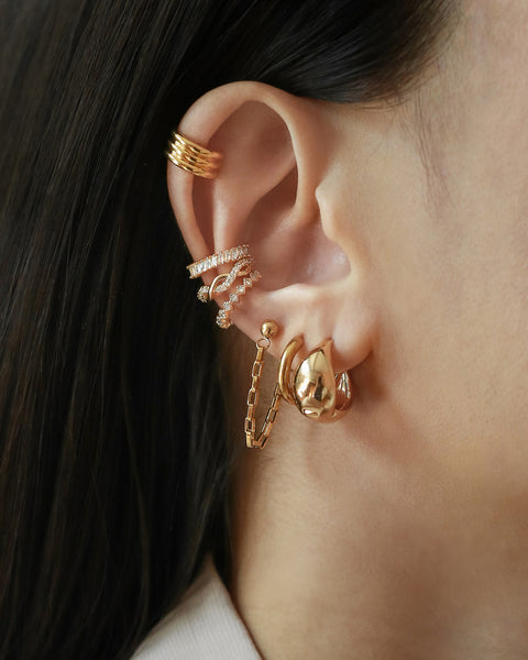 Regal ear cuff stacked with gold huggies @thehexad