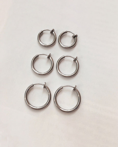 Retractable hoops in silver - 14mm, 16mm and 18mm diameter - The Hexad