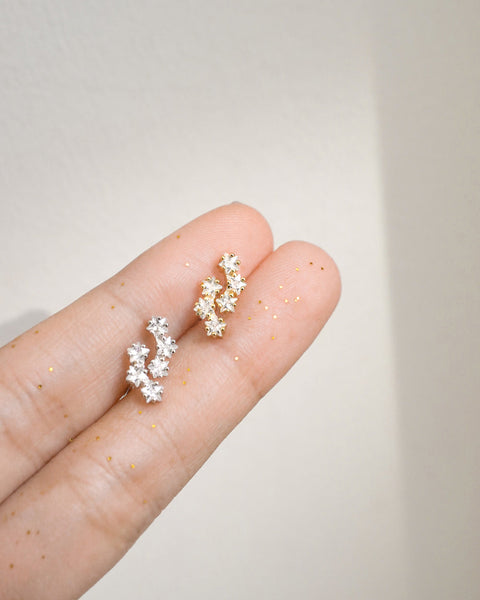Sparkly star stud earrings in gold and silver | thehexad
