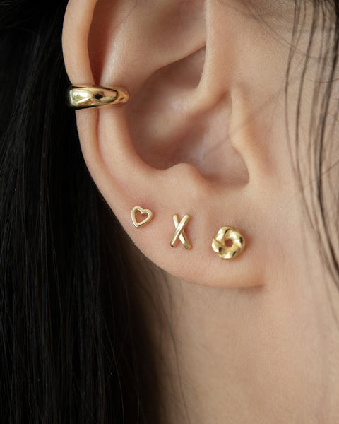 cut out heart earrings for a minimalist ear stack @thehexad