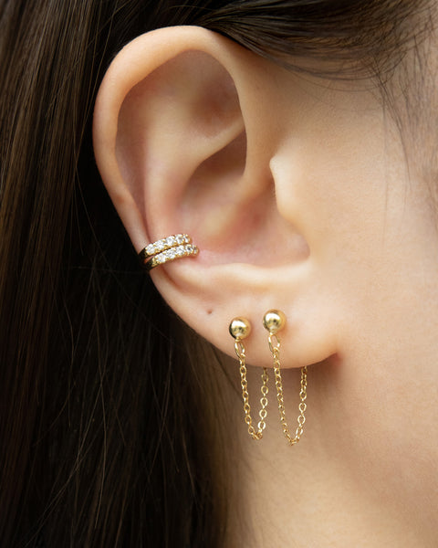 edgy street style vibes with the minimalist ball and chain stud earrings in gold