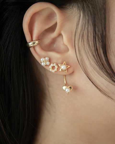 gold and pearls themed ear party for understated glamour