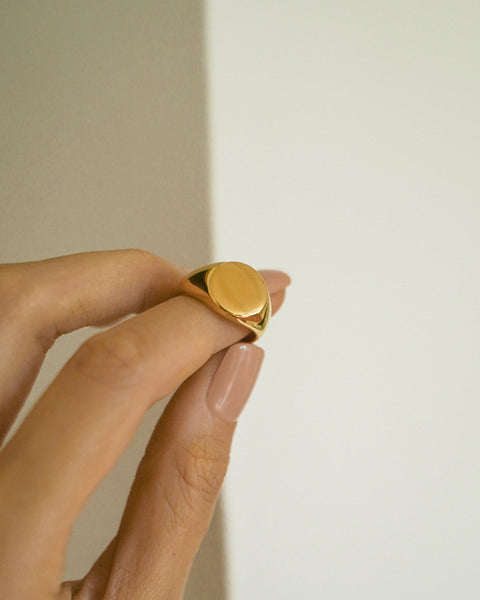 minimalist and bold signet ring in 18K gold plated stainless steel