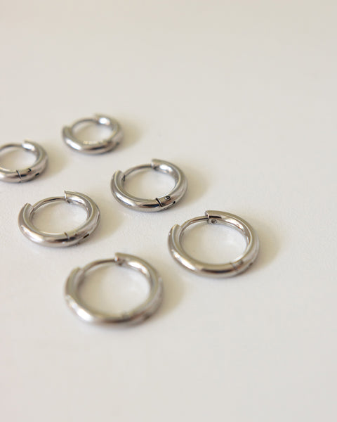 minimalist silver hoop earrings in different sizes S, M, L